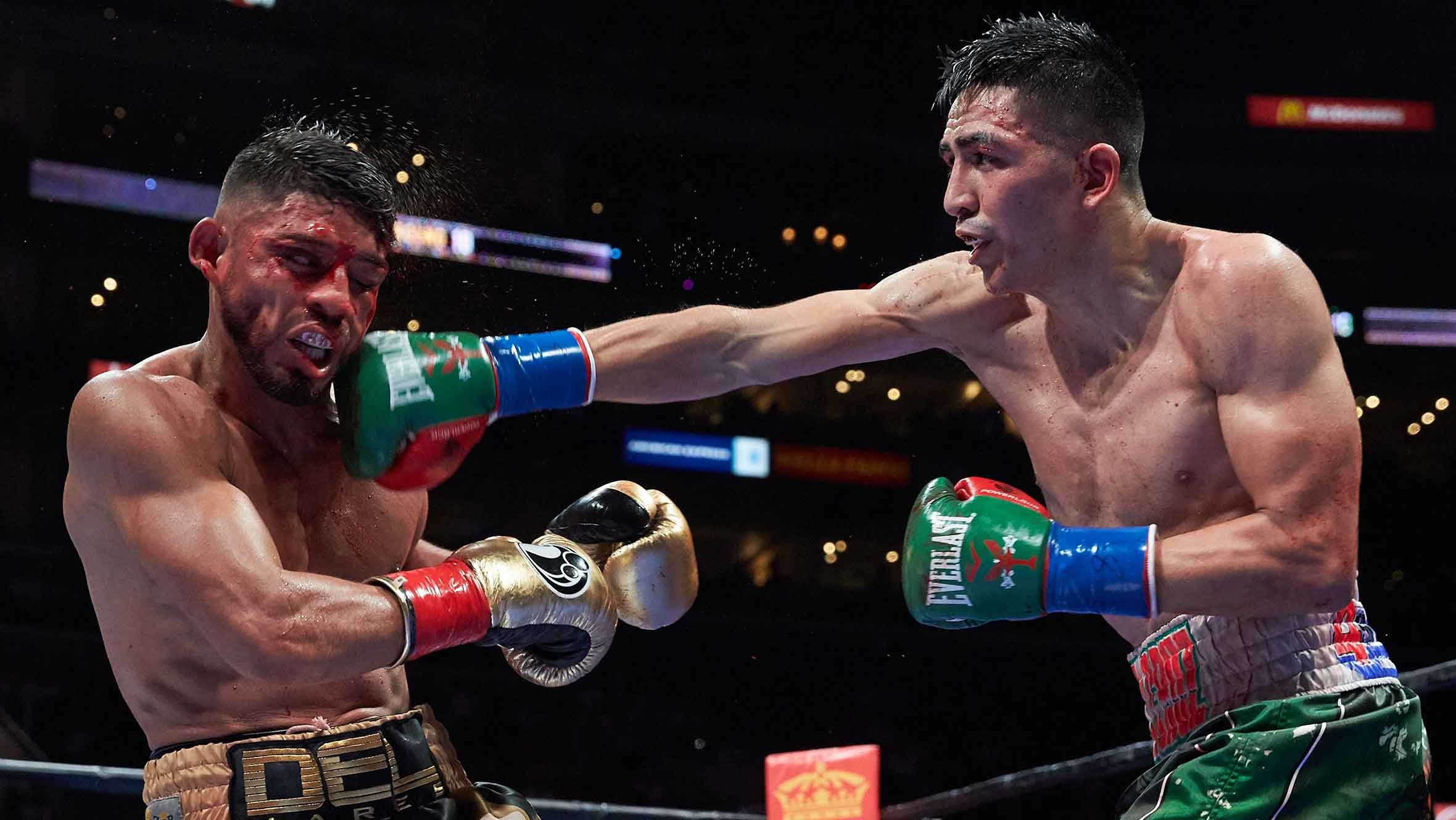 The Moment Leo Santa Cruz vs Abner Mares