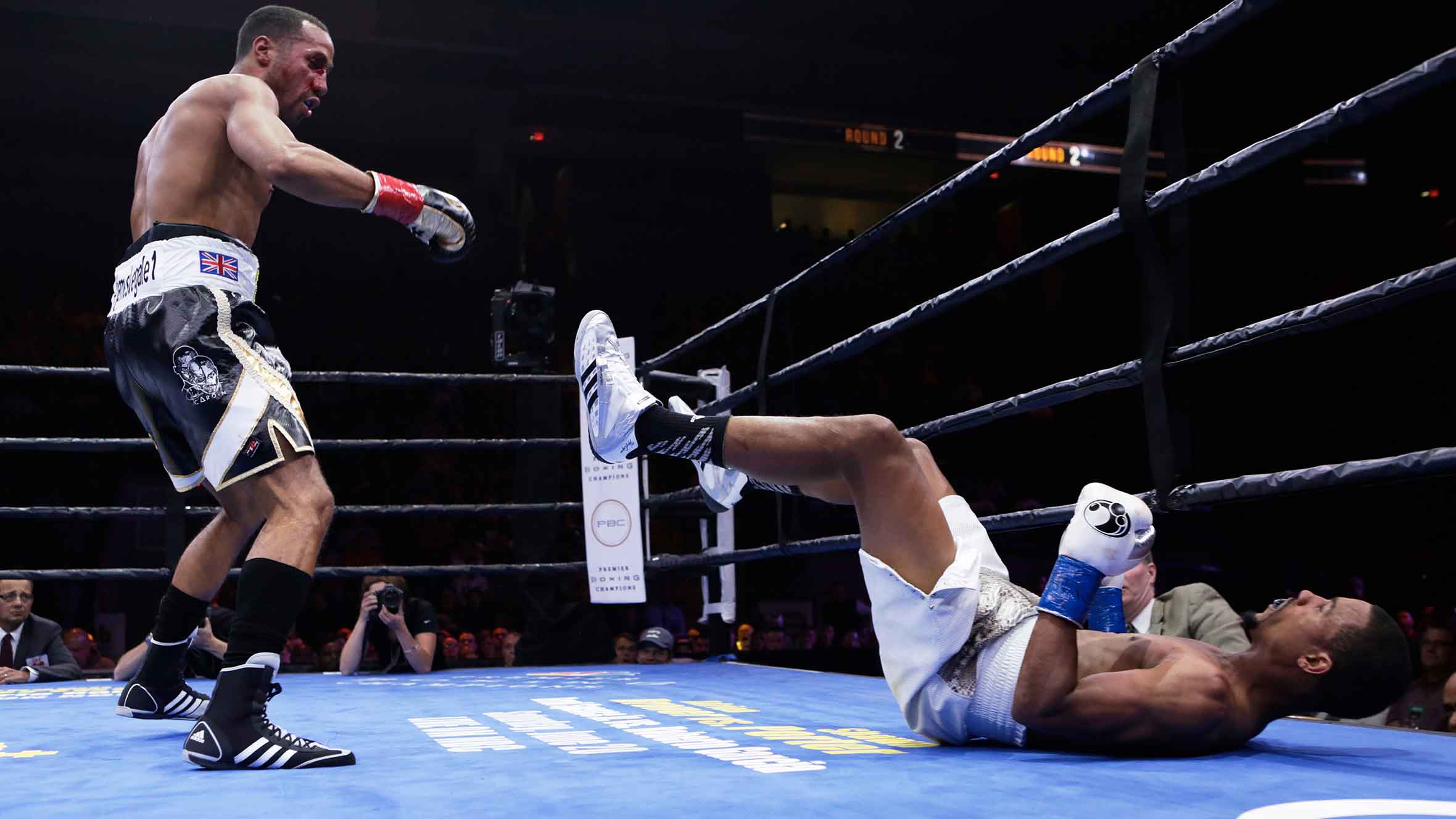 DeGale-vs-Dirrell-TheMoment.jpg